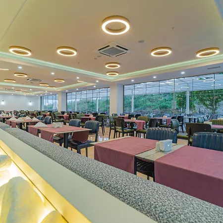 Q Ella Hotel 4*