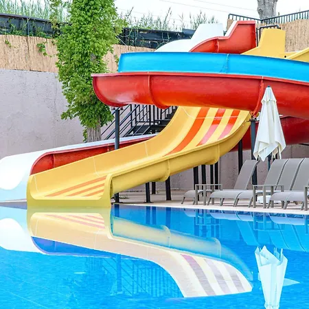 Q Ella Hotel 4*