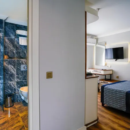 Hotel Q Ella 4*