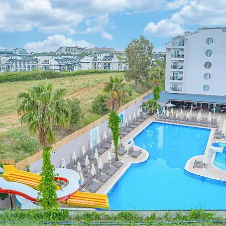 Q Ella Hotel Side