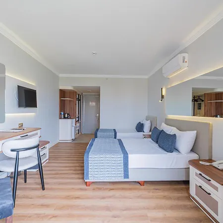 Q Ella Hotel