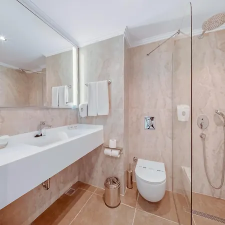 فندق Q Ella